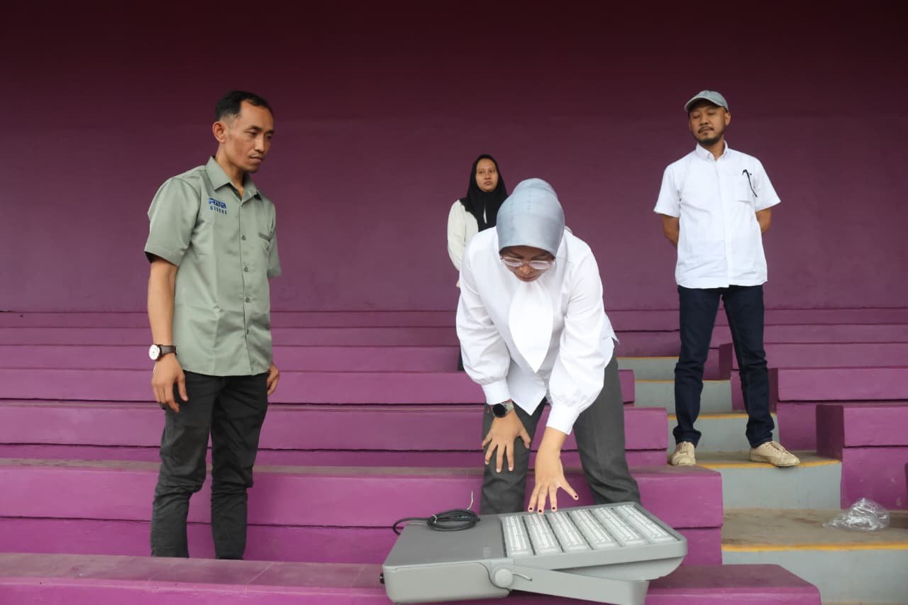 DLHKP Monitoring Stadion Brawijaya, Pastikan Pengerjaan Lampu Sesuai Deadline