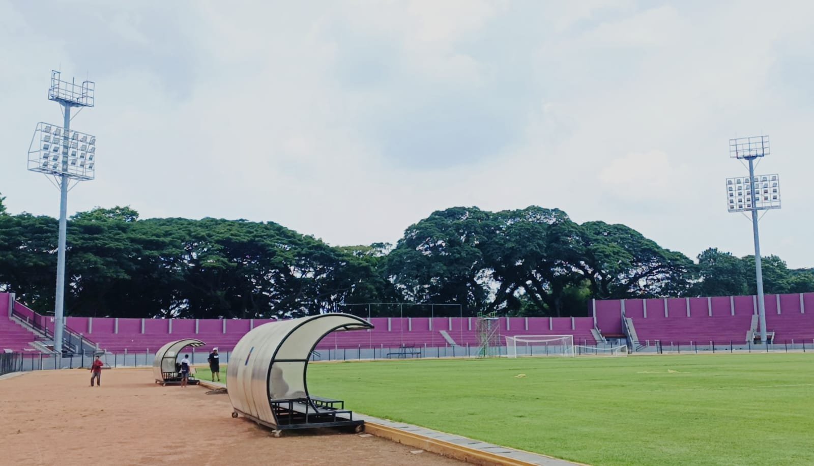 Lampu Stadion Brawijaya Telah Selesai Terpasang, Kini Tinggal Setting Pencahayaan