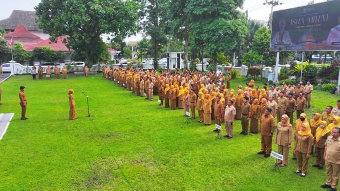 Sebanyak 18 PNS di Kota Kediri Terima SK Kenaikan Pangkat PNS, Vinanda Prameswati Tekankan Etika dan Pelayanan Publik