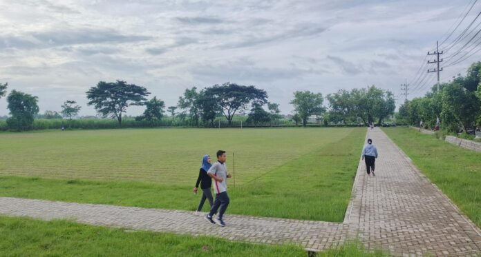 Usai Direnovasi, Lapangan Bence Kota Kediri Jadi Pusat Titik Berolahraga
