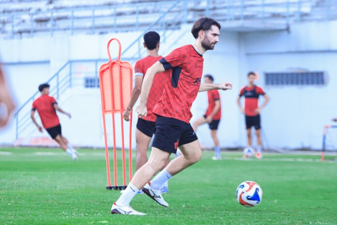 Persik Kediri Gait Gelandang Sarat Pengalaman, Eks Hull City, Birmingham Hingga Granada