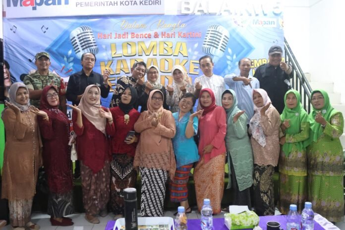 Kehadiran Camat Pesantren dalam Hari Jadi Bence ke 186 dan peringatan Hari Kartini menjadi pelecut semangat Warga.
