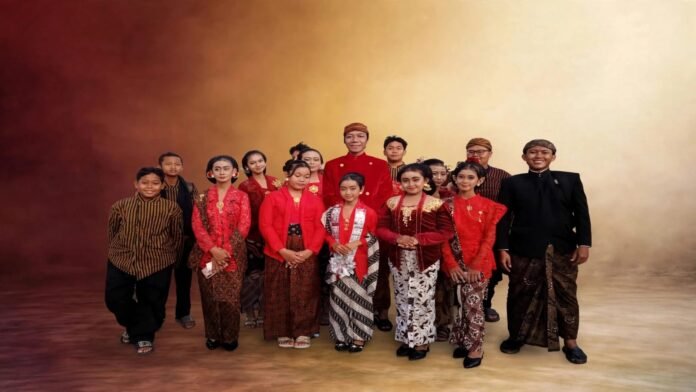 Gelar Apresiasi Seni Tradisi Carnival Award, Lingkungan Bence Buktikan Diri Sebagai Kampung Budaya Yang Tak Pernah Tidur.
