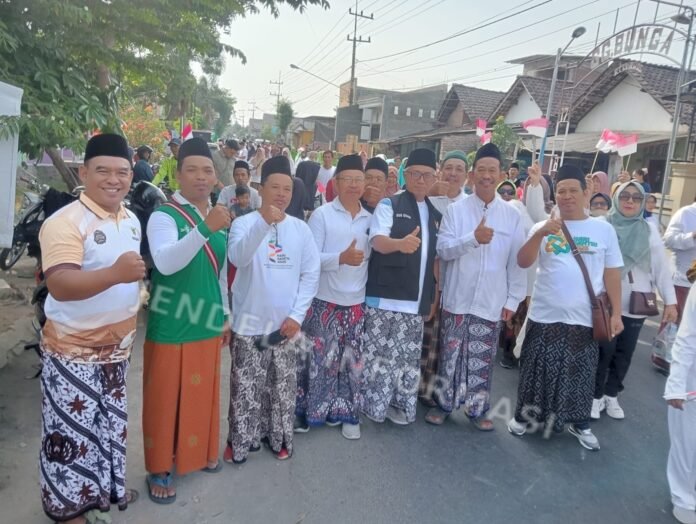 Ribuan Warga Betet Menyemut Ikuti Jalan Sehat Sarungan HSN Bersama Pokmas Merata.